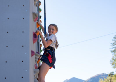 Photo pour illustrer la tour d'escalade